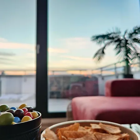 Maisonette-penthouse Inklusive Whirlpool über Den Dächern Von * Magdeburg